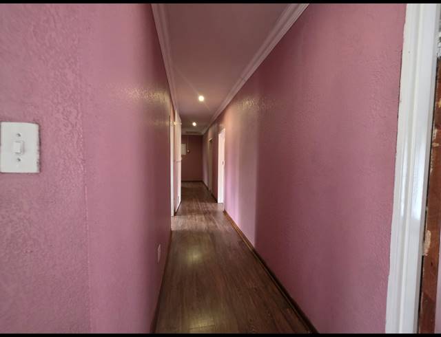4 BEDROOM HOUSE FOR SALE IN BUYSCELIA